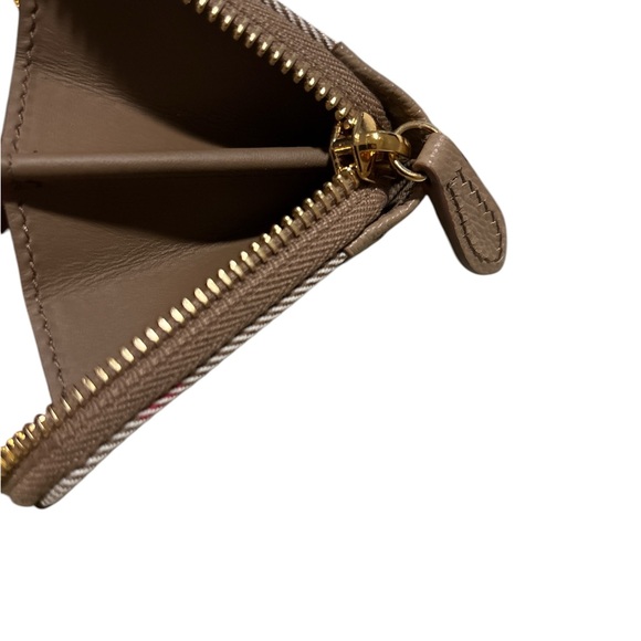 New Burberry Check Chestnut Beige Zip-around Wallet. - Picture 5 of 7